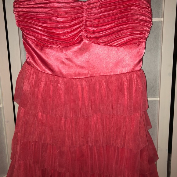 Aggie Tiered Ruffle Strapless Party Dress - Picture 3 of 5